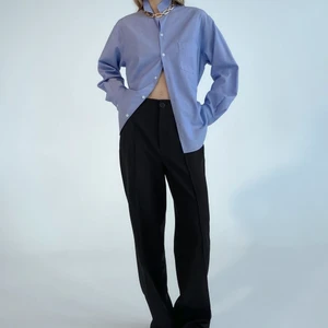 Zara francoise byxa - Ny med tags! Strl S och tyvärr för stora för mig som är klassisk xs. Jag har katt och katthår älskar dessa byxor så kan inte garantera dem helt hårfria därav pris. Nypris 399