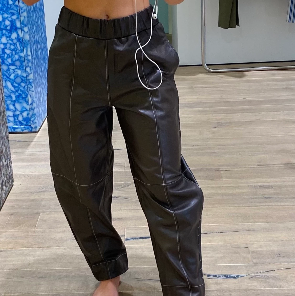 GANNI läderbyxor  - 91