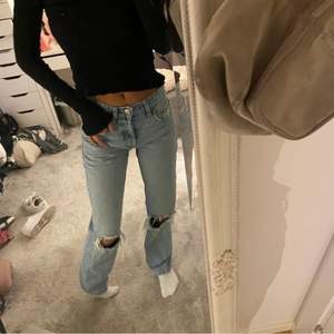 Mid waist jeans från Zara, storlek 34 (lånade bilder)