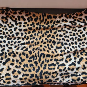 Leopard topp - Nyskick. Leopard topp från gina tricot som inte komms till användning. Den har straps. Tveka inte att ställa frågor!