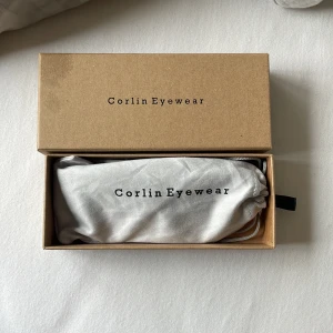 Solglasögon - Säljer mina helt nya glasögon från Corlin Eyewear i den slutsålda modellen Havana då de inte passade mitt ansikte💕 Köpta för 999kr men säljer för 400kr vid snabb affär. 💕