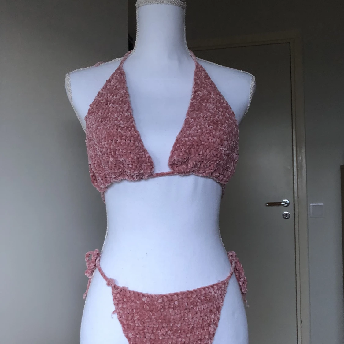 Virkad bikini i sammet