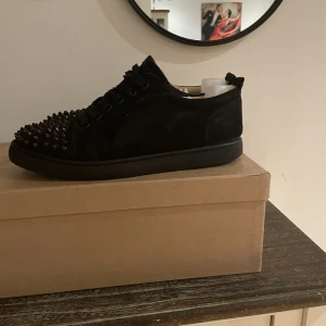 Christian Louboutin  - Louboutins skick 9/10