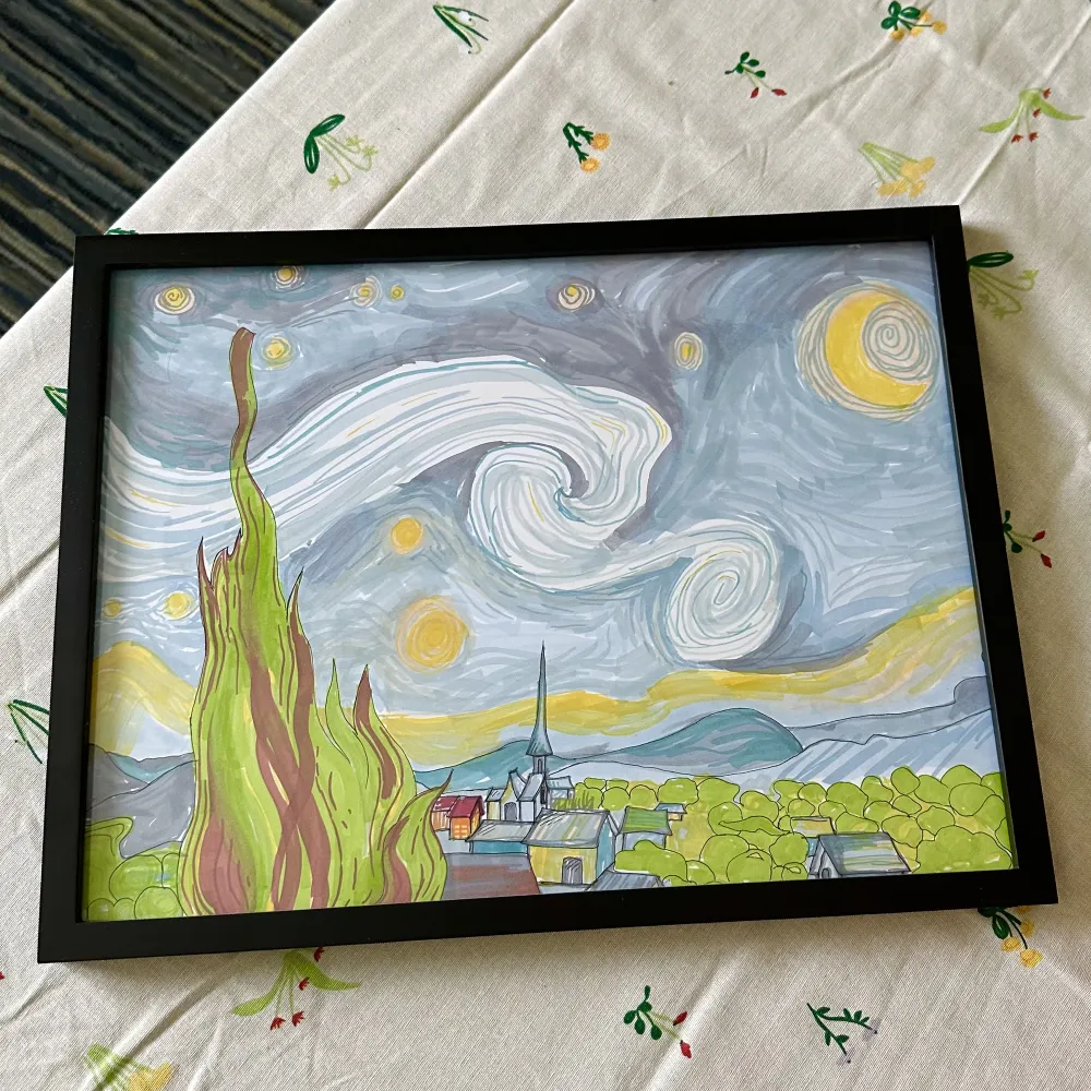 Jag har målade denna med tanke att göra Vincent van Gogh kända tavla. Fast jag valde att återskapa i ljusa färger. Ramen inkluderas med bilden såklart! Ramen kostade 120kr för sig själv. . Övrigt.