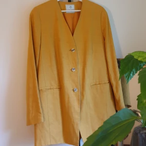 Vintage Linen Blazer  - VINTAGE LINEN BLAZER by danish designer "Lene Sand" Barely worn, amazing condition. Lightweight  