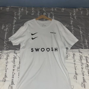 Nike swoosh t shirts  - Säljer den för att jag inte använder den längre 