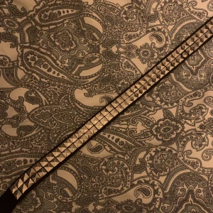 Nitbälte - Säljer detta väldigt coola nitbälte! Köpte här på plick men det passade tyvärr inte. Skriv vid intresse/frågor!  💋