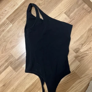 Festbody  - Body från Gina