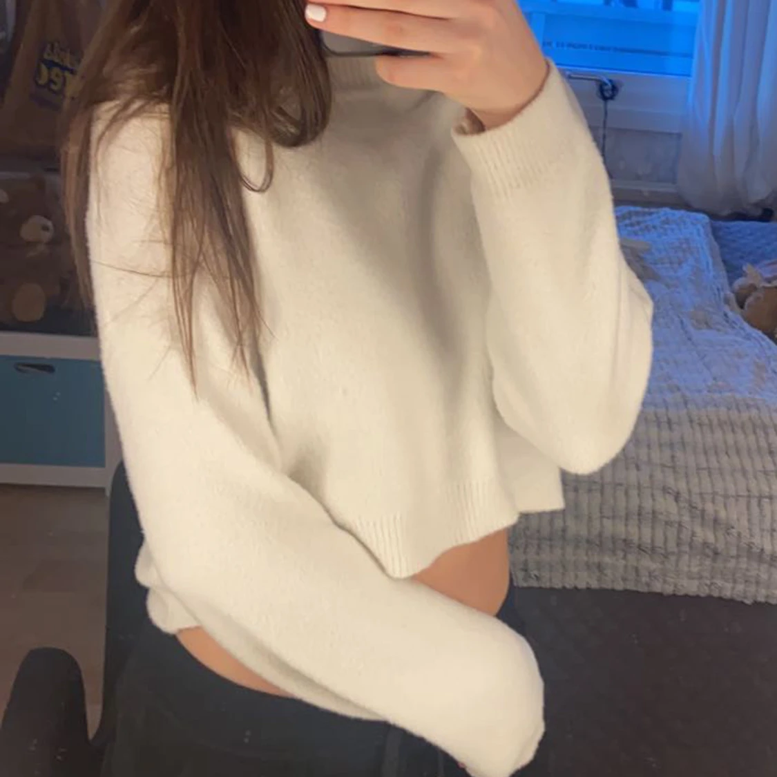 Stickad vit tröja