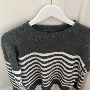 Randig Stickad tröja  - Randig stickad tröja från SHEIN 