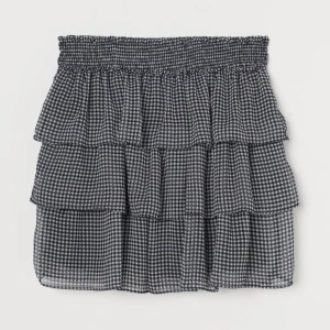 Volang kjol - Söt volangkjol, säljer den för 100kr+frakt! 