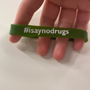 Armband - Säljer för 50kr, köp gärna och visa att du inte står för dr0ger. 