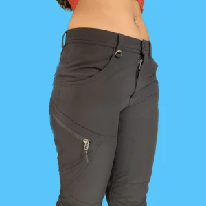 Svarta byxor  - Jag fick dom av mamma men aldrig använt :)