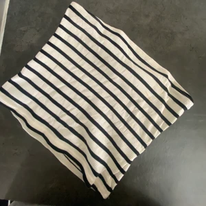 Randig bandeu  - Randig bandeu topp från hm! 