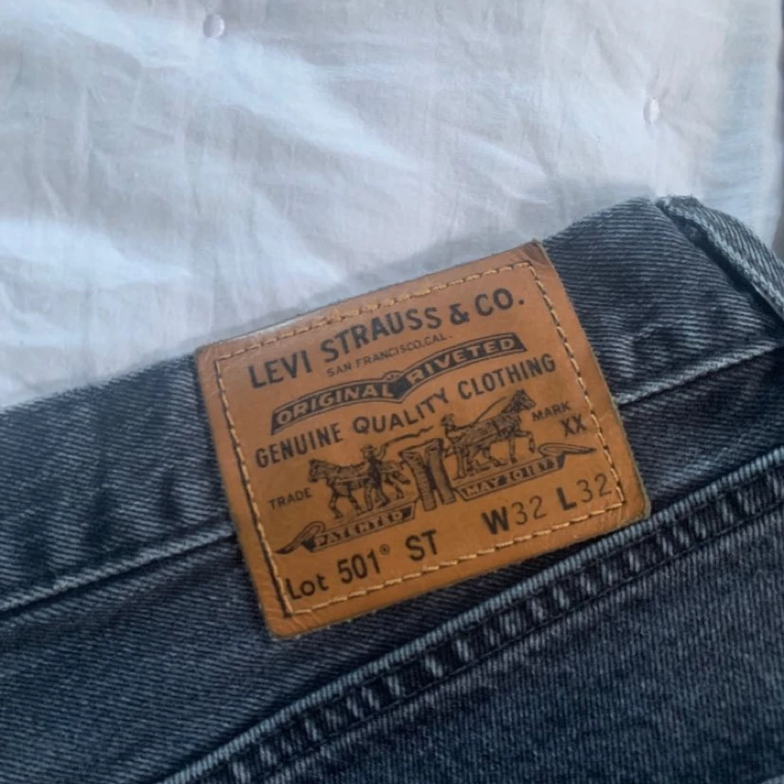Svarta Levi's 501 jeans