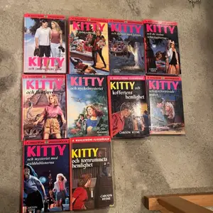 Hela samlingen på bilden utav böckerna Kitty 