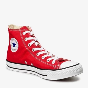 Röda Converse - Köpte dessa röda converse här på plick för ett tag sen, men tyckte inte jag passade så bra i de :/ Har aldrig använt de och ägaren innan har använt de sparsamt - DM för fler bilder ❤️ Nypris ca 800kr