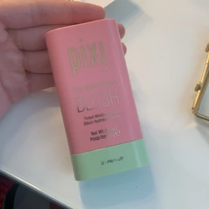 Smink - Säljer oanvänd pixi rougestick