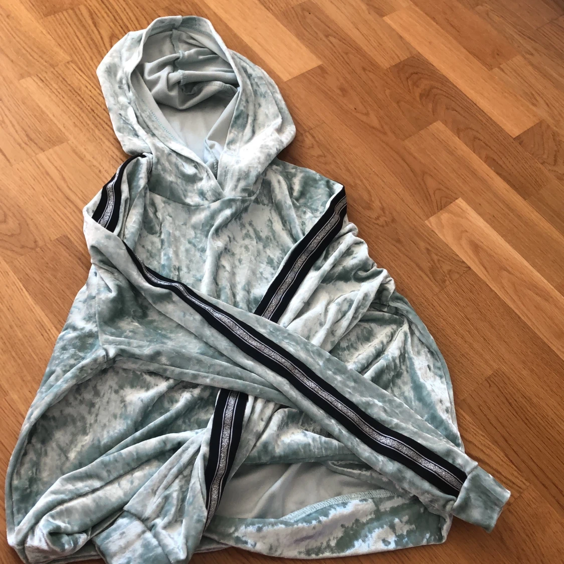 Hoddie virol (stav) matrial 