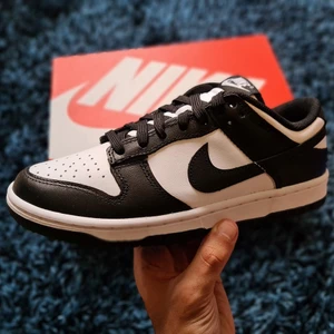 Dunk low panda  - Wmns dunk low panda i storlek 39