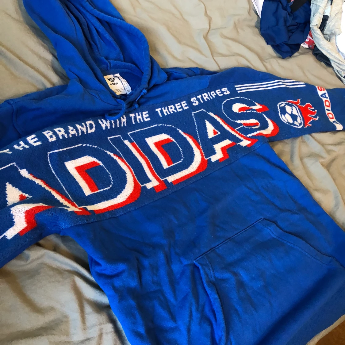 Adidas hoodie blå small - 91