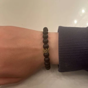 Armband  - Vi är ett Uf företag som säljer egengjorda armband, detta armband säljs där 39 kr/st+ frakt på 13 kr💕hör av dig vid intresse 