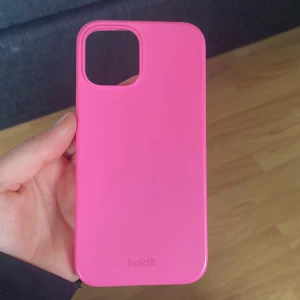 Mobilskal - Säljer mitt rosa mobilskal då det inte kommer till användning. Det är super fint skick❤️