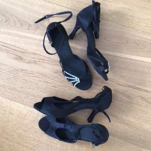 Skor sandaler dansskor svarta