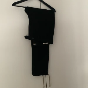 Slim kostymbyxor - Aldrig använda, ord. Pris 499. Säljer även ett par beigea (2 för 500)