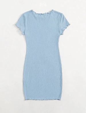 Klänning Strl S - Klänning från SHEIN Storlek S  Hämtas i Bromma eller skickas. Köparen står då för frakt.