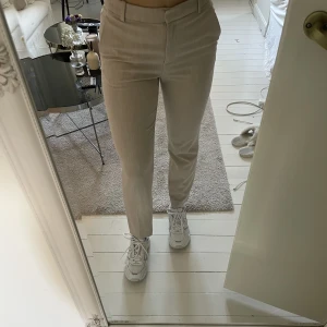 Kostymbyxor  - Fina och sköna! Är stretchiga så passar både xs och s 