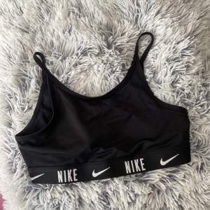 Nike träningsbh helt ny, använd max 2gånger💕