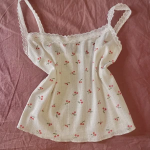 Coquette topp - Frakten ligger på 45kr 💕tar bara swish 