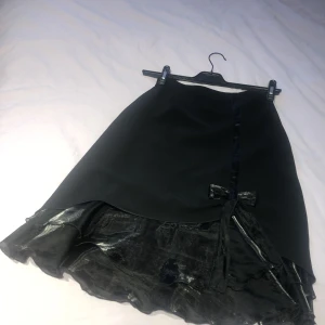 kjol - fin kjol använd endast en gång snyggt till fest