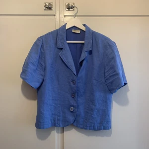 Vintage kavaj  - Superfin kortärmad kavaj köpt second hand, lätt vaddade axlar