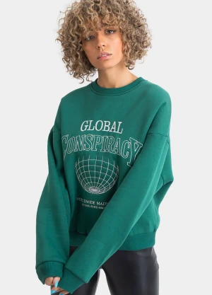 Oversize sweatshirt med text - • Mörkgrön oversized sweatshirt med text från Madlady (utgången ur sortiment) • Storlek XL • Använd - nyskick • 150kr + frakt ❗️Köparen står för frakt❗️