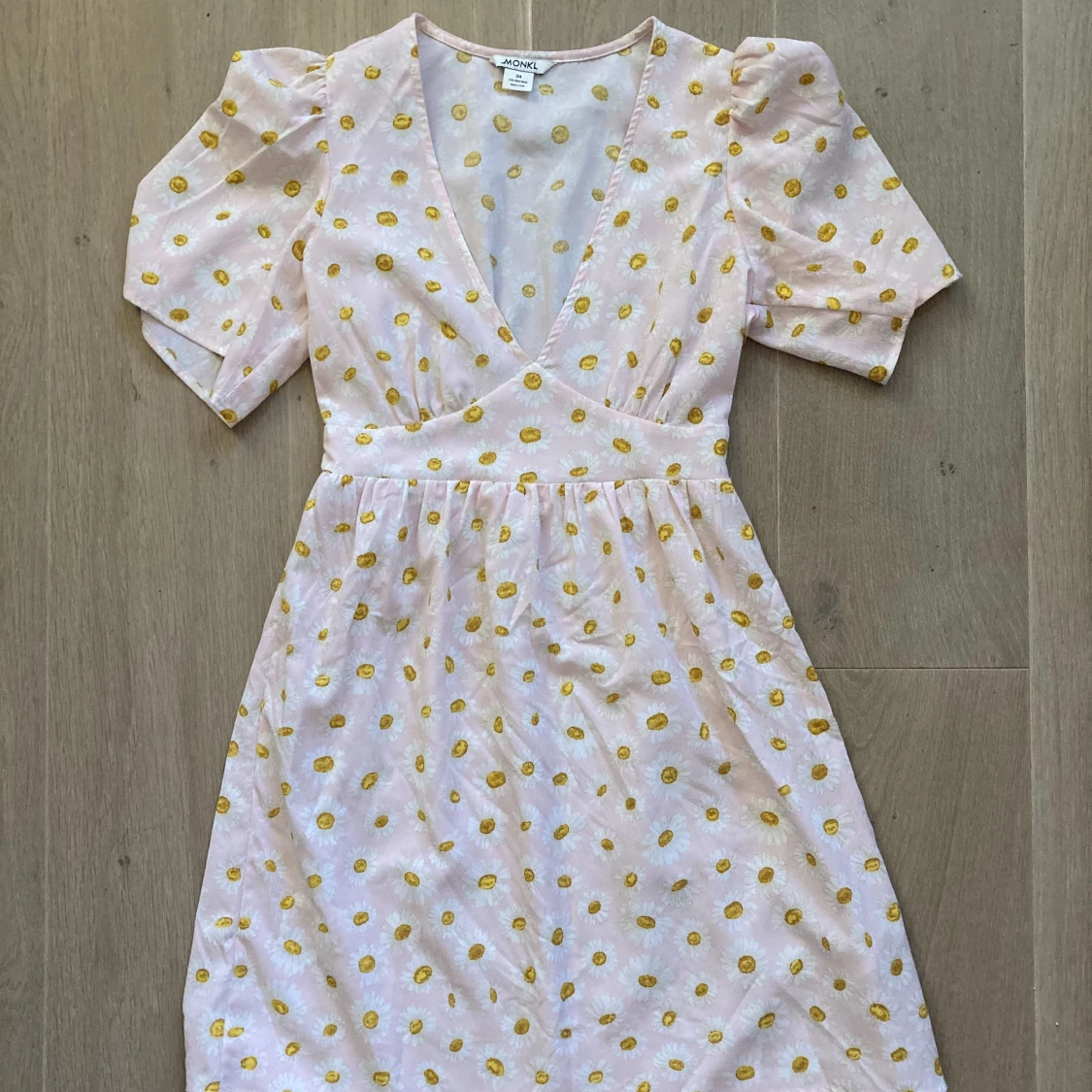 Rosa klänning från Monki, 34