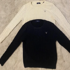 Äkta Gant tröjor  - Säljer mina två gant tröjor i jätte bra skick de ligger bara i garderoben. 400 för två gant tröjor i storlek S. Pris kan absolut diskuteras. ( säljer allt billigt då jag vill rensa garderoben) 