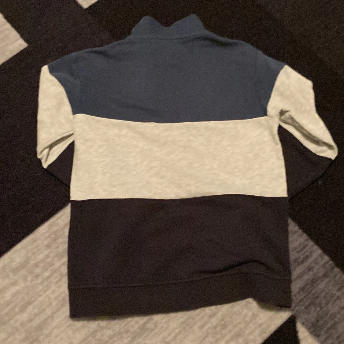 Tjocktröja med krage - 90