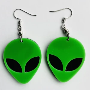 Alien örhängen 💚 - Nickelfria krokar och fri frakt 💚