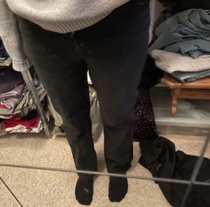 Zara jeans - Raka jeans från zara, gammal modell så finns inte kvar. Stl 36