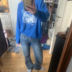 Vintage collegetröja - Kontakta för att köpa eller om ni har frågor!❤️