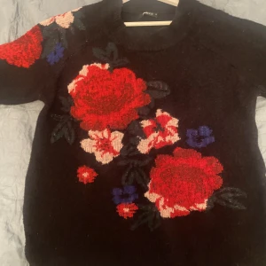 Gina tricot sweater  - Used but in quite good condition size M