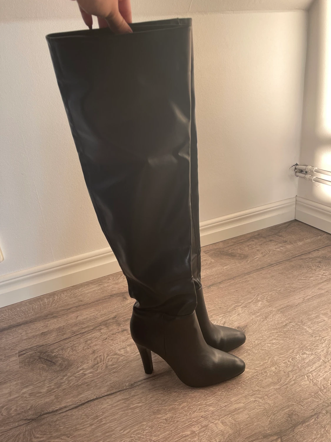 Knähöga klackskor  - 90