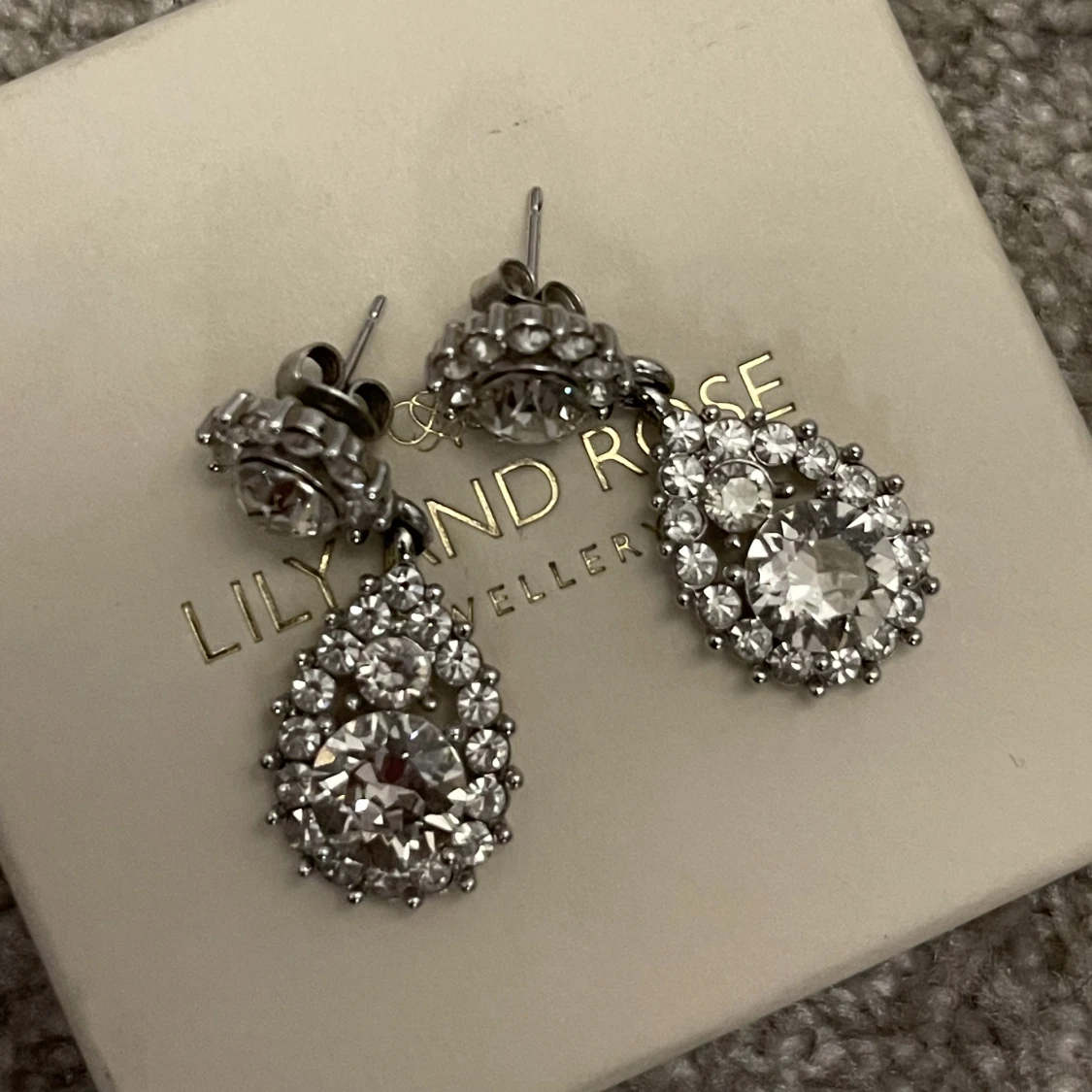 Lily and Rose örhängen  - 91