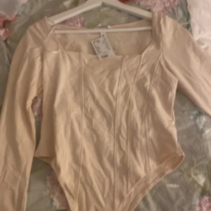 Helt ny body  - Ny body från Hm 