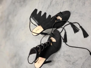 Klackar stl 39 - Klackar stl 39. Oanvända