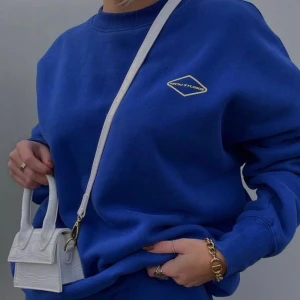 Nickistudios sweatshirt - Assnygg sweatshirt från Nicki Studios som aldrig kommer till använding. Köpt för 1200. 💙🙏