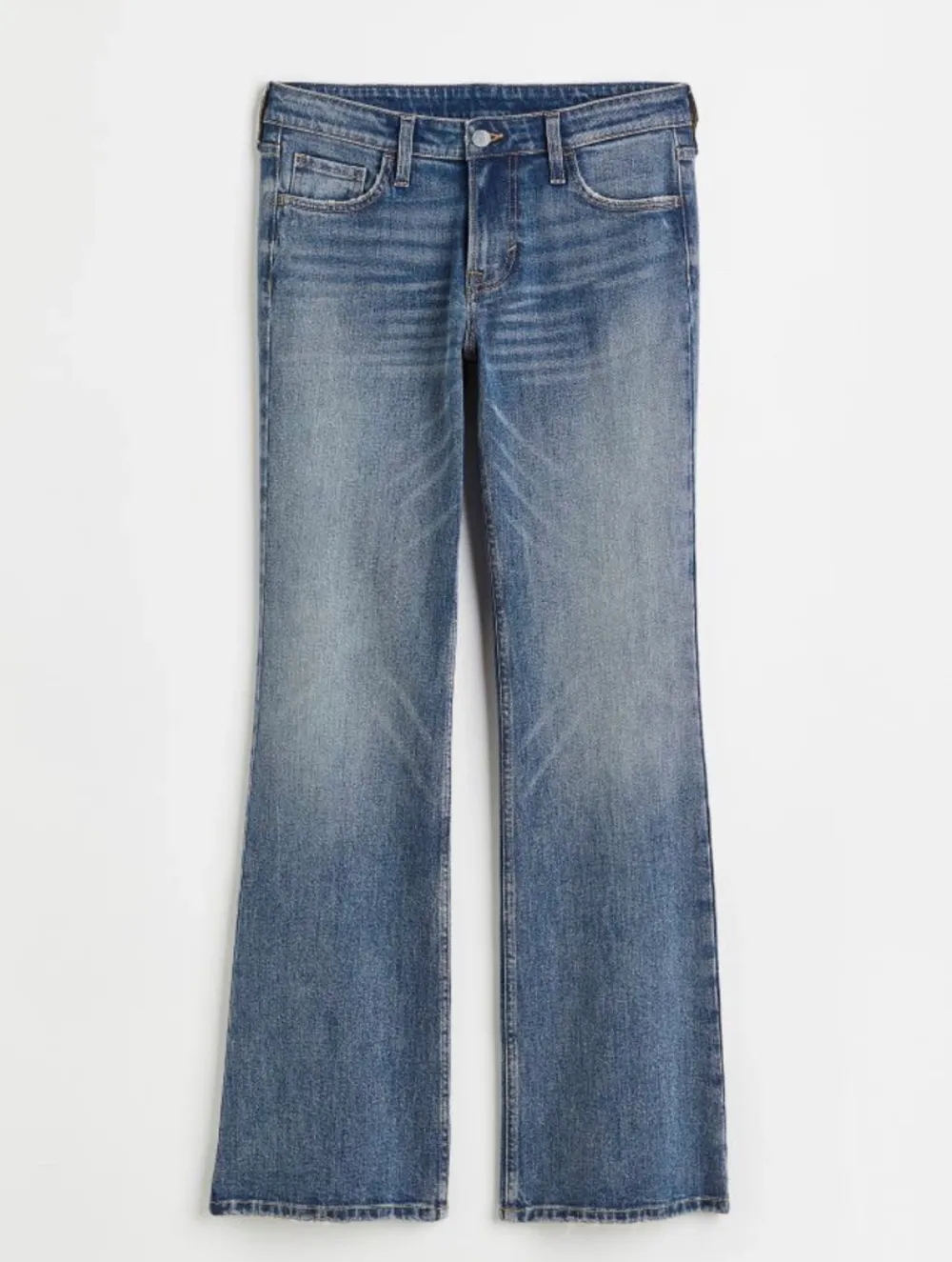 Lågmidjade jeans från hm🦋 . Jeans & Byxor.