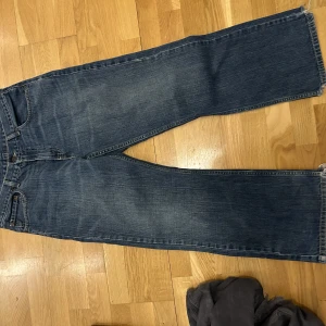 Vintage Levis jeans  - Riktigt feta levis straight/bootcut jeans. Pris går att diskutera🙂